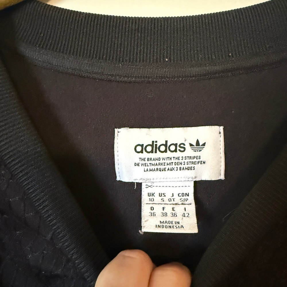 Adidas Black Sweatshirt with Iconic Logo oversized